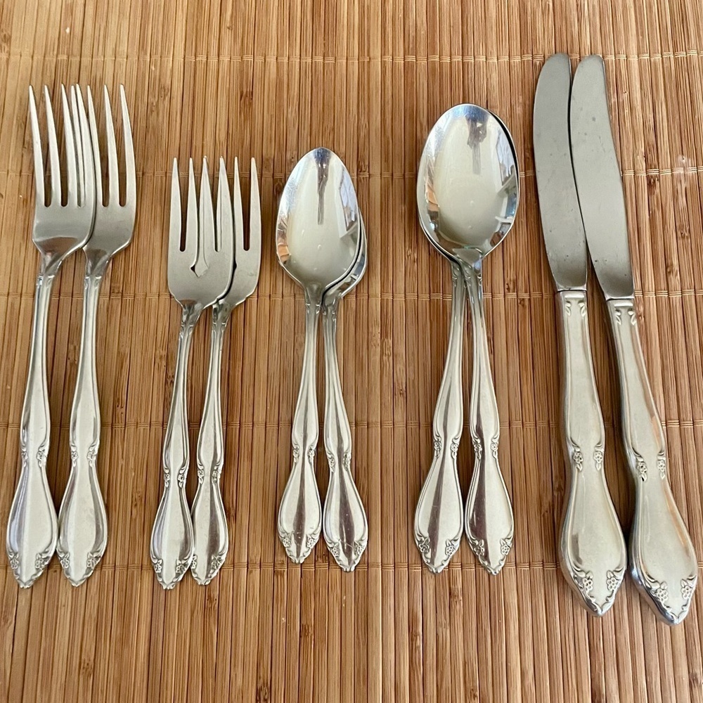 MCM Oneida USA 10-Piece Berkeley Square Victorian Rosette Stainless Flatware Set